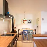 Stone House On The Waterfront In Jezera, Murter Island * יזרה