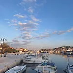 Stone House On The Waterfront In Jezera, Murter Island בית נופש