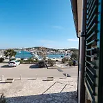 Stone House On The Waterfront In Jezera, Murter Island בית נופש *