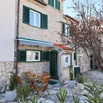 Stone House On The Waterfront In Jezera, Murter Island בית נופש