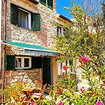 Stone House On The Waterfront In Jezera, Murter Island בית נופש יזרה