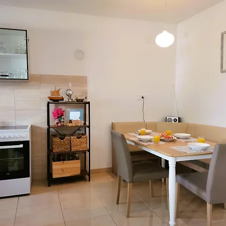 Charming Traditional Townhouse - Kata Holiday home *