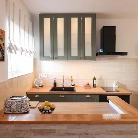 Stone House On The Waterfront In Jezera, Murter Island *