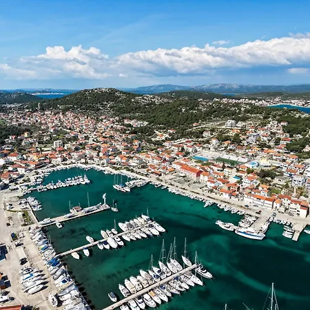 Stone House On The Waterfront In Jezera, Murter Island