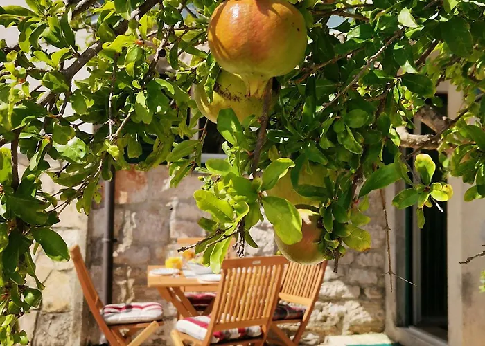 Charming Traditional Townhouse - Kata Casa vacanze Jezera