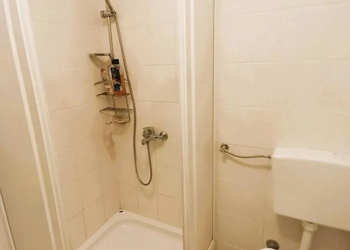 Charming Traditional Townhouse - Kata * Jezera