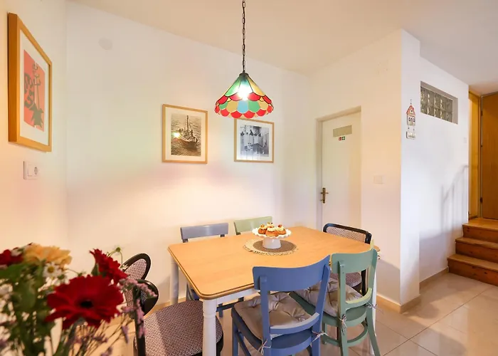 Stone House On The Waterfront In Jezera, Murter Island