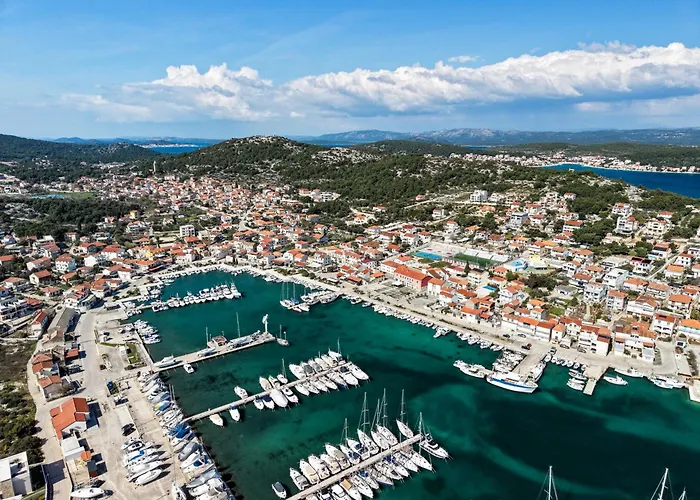 Stone House On The Waterfront In Jezera, Murter Island